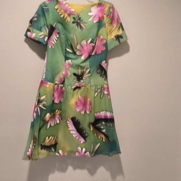 Multi-Colored Mini Dress that captivates with its elegance - Picture 1 of 8